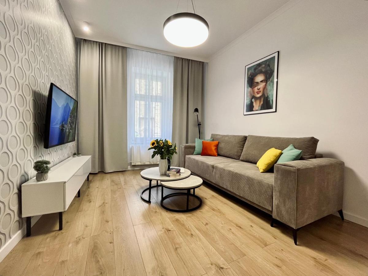 Luna Apartments เยเลเนียกูรา ภายนอก รูปภาพ