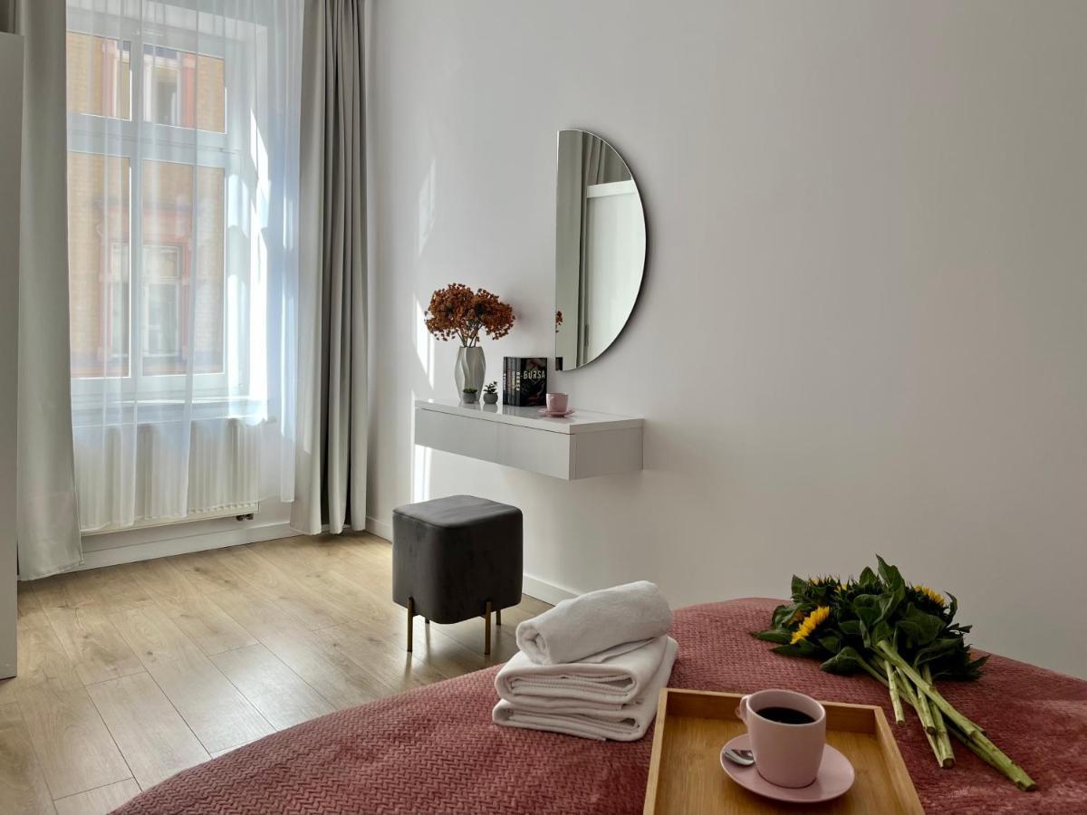 Luna Apartments เยเลเนียกูรา ภายนอก รูปภาพ