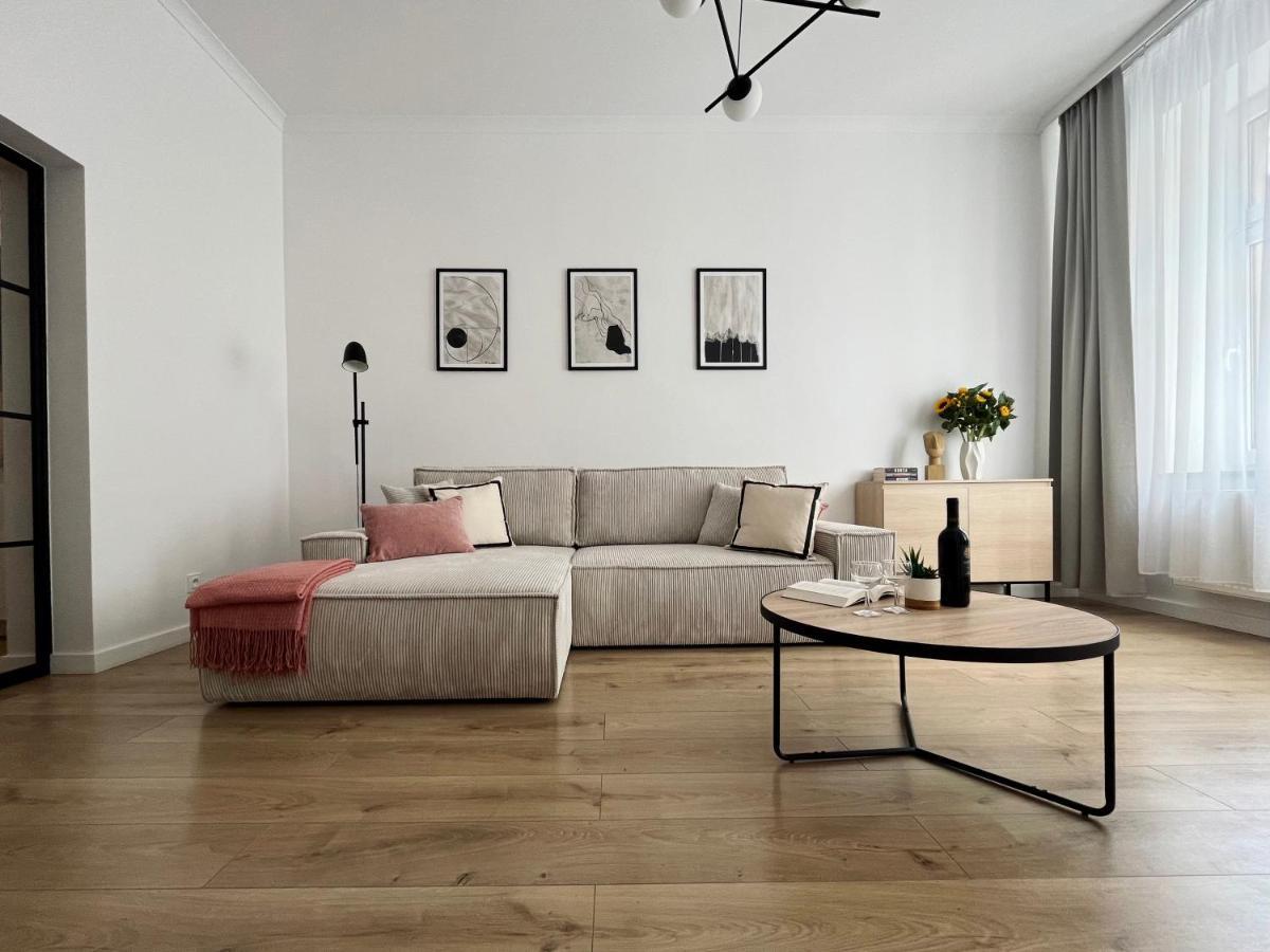Luna Apartments เยเลเนียกูรา ภายนอก รูปภาพ