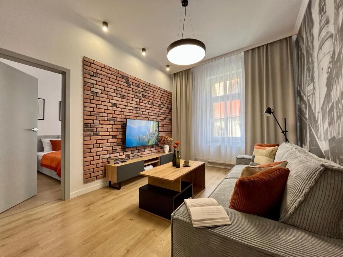 Luna Apartments เยเลเนียกูรา ภายนอก รูปภาพ