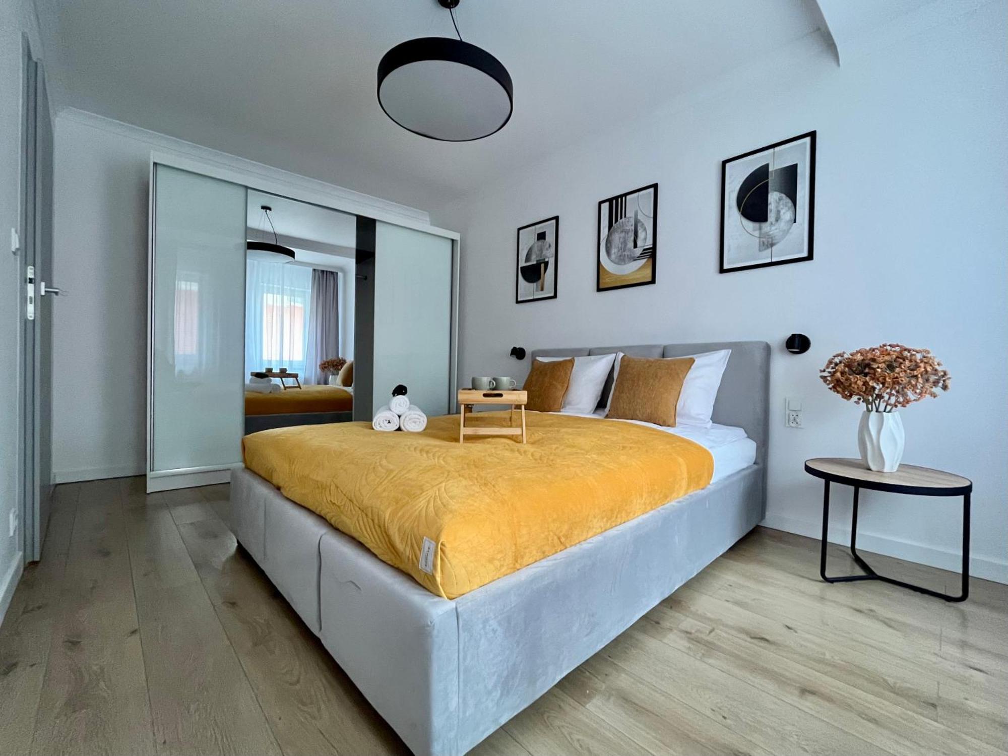 Luna Apartments เยเลเนียกูรา ภายนอก รูปภาพ