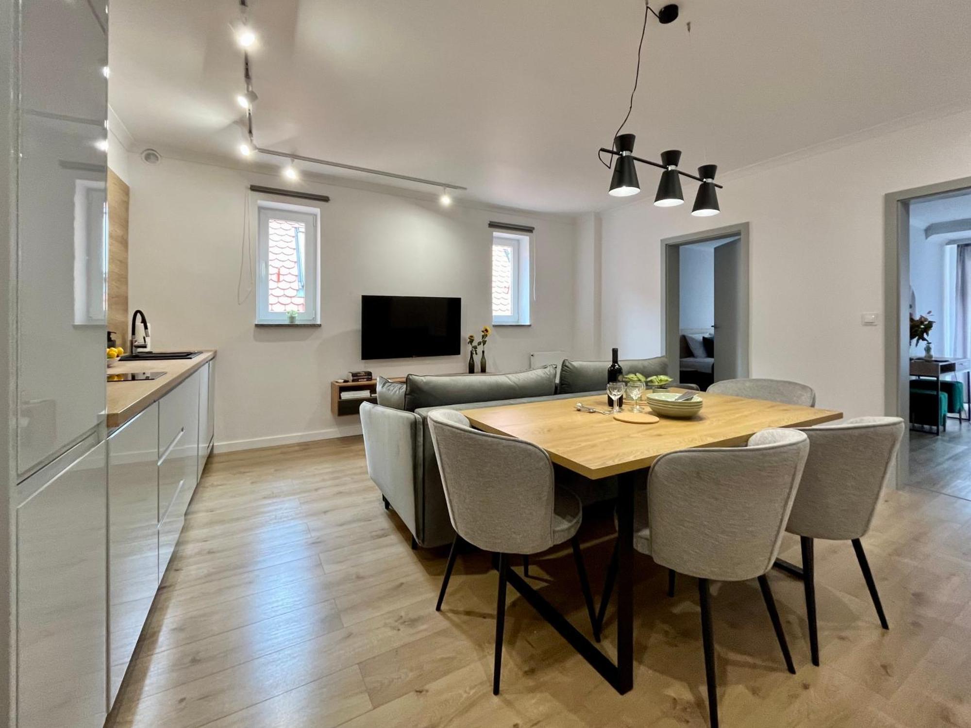 Luna Apartments เยเลเนียกูรา ภายนอก รูปภาพ