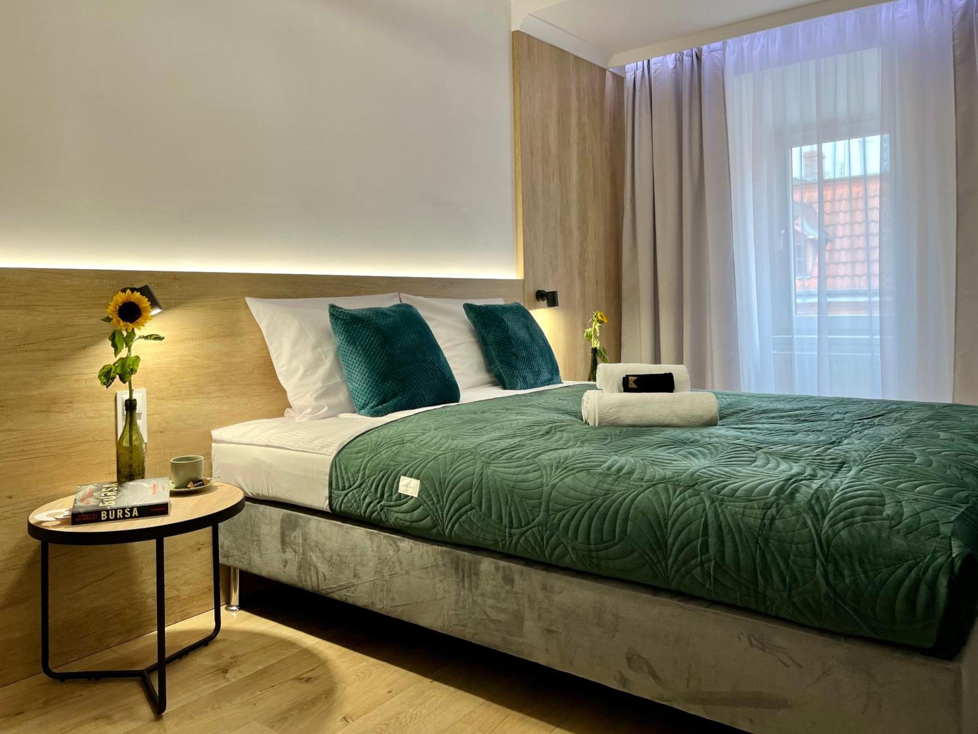Luna Apartments เยเลเนียกูรา ภายนอก รูปภาพ